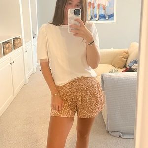 FLOWY FLORAL SHORTS